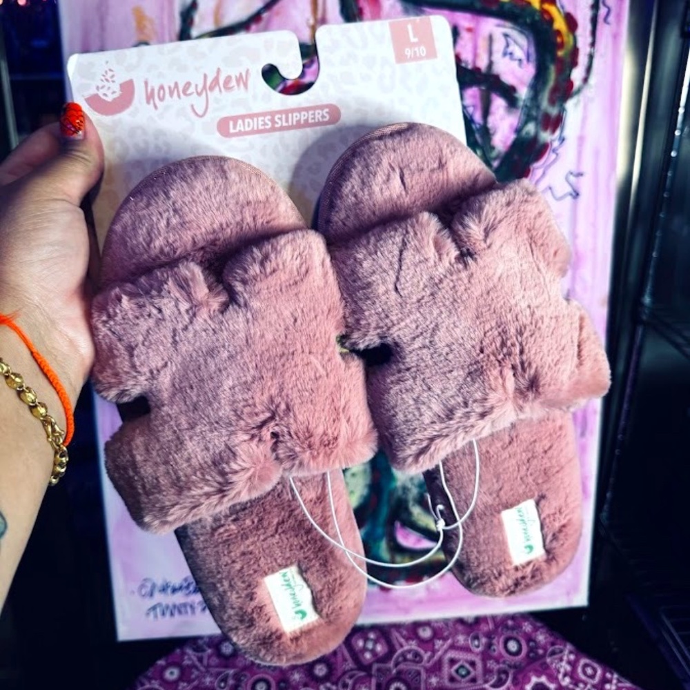 Honeydew Intimate H Band Plush Slippers-Large